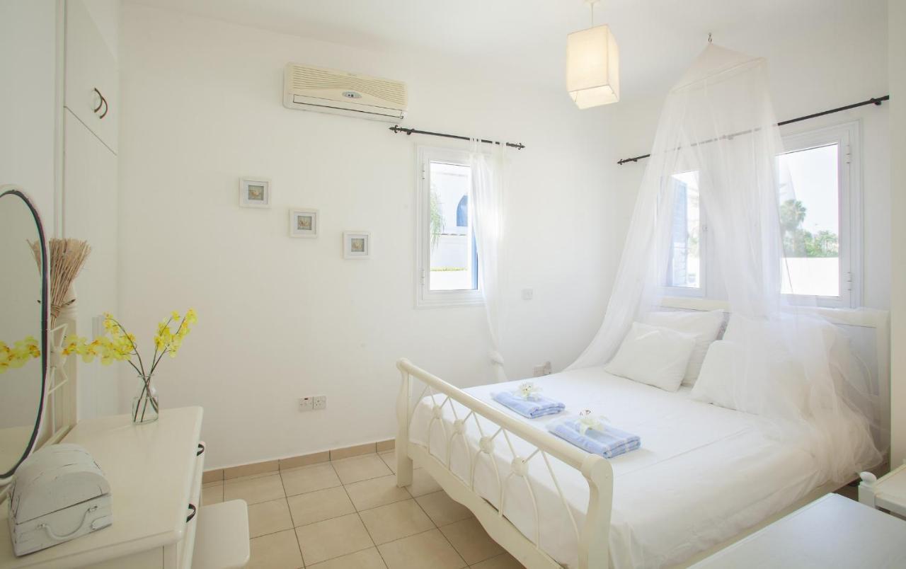 Mimoza Seafront Villa Protaras Extérieur photo